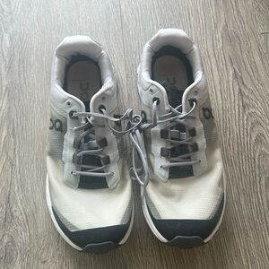 ONCLOUD Cloudvista Cushioned Versatile Trail Running Shoe